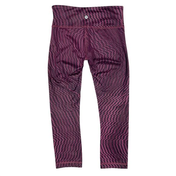 LULULEMON Wunder Under Crop in Shifted Horizon Red Grape Black Size 4 - Picture 4 of 8